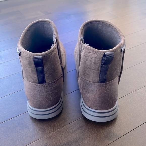 Like NEW!! Skechers boots for men / Bottes doublées en fausse fourrure - Picture 2 of 8